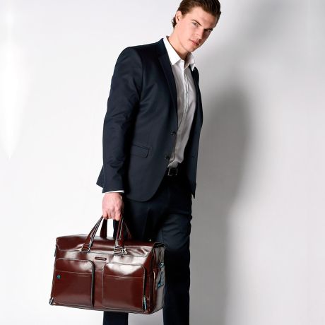 opgroeien vice versa Farmacologie Piquadro Black Square Weekender Duffle Laptop 15" Mahogany