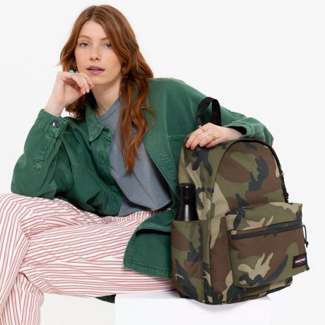 Gevangenisstraf Verrast eetpatroon Eastpak Office Zippl'r Rugzak Camo