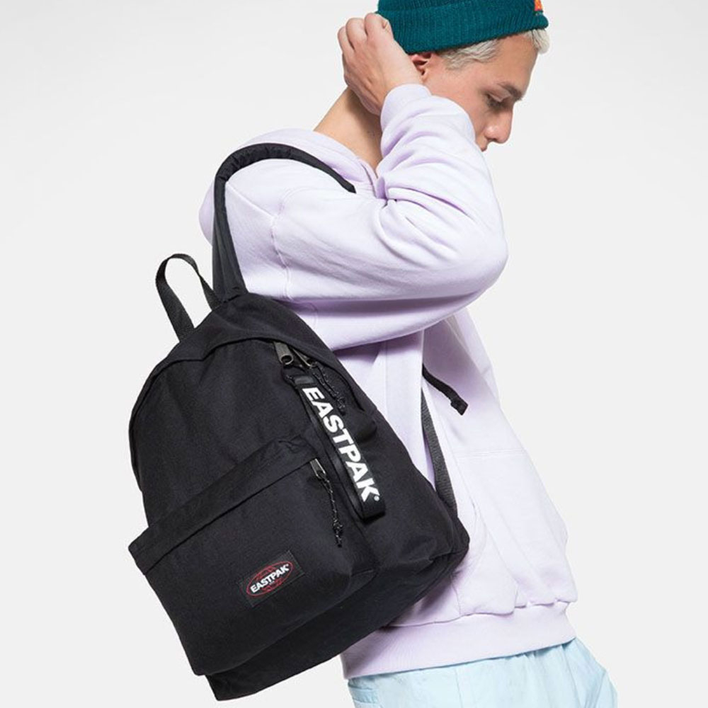 eastpak padded puller black