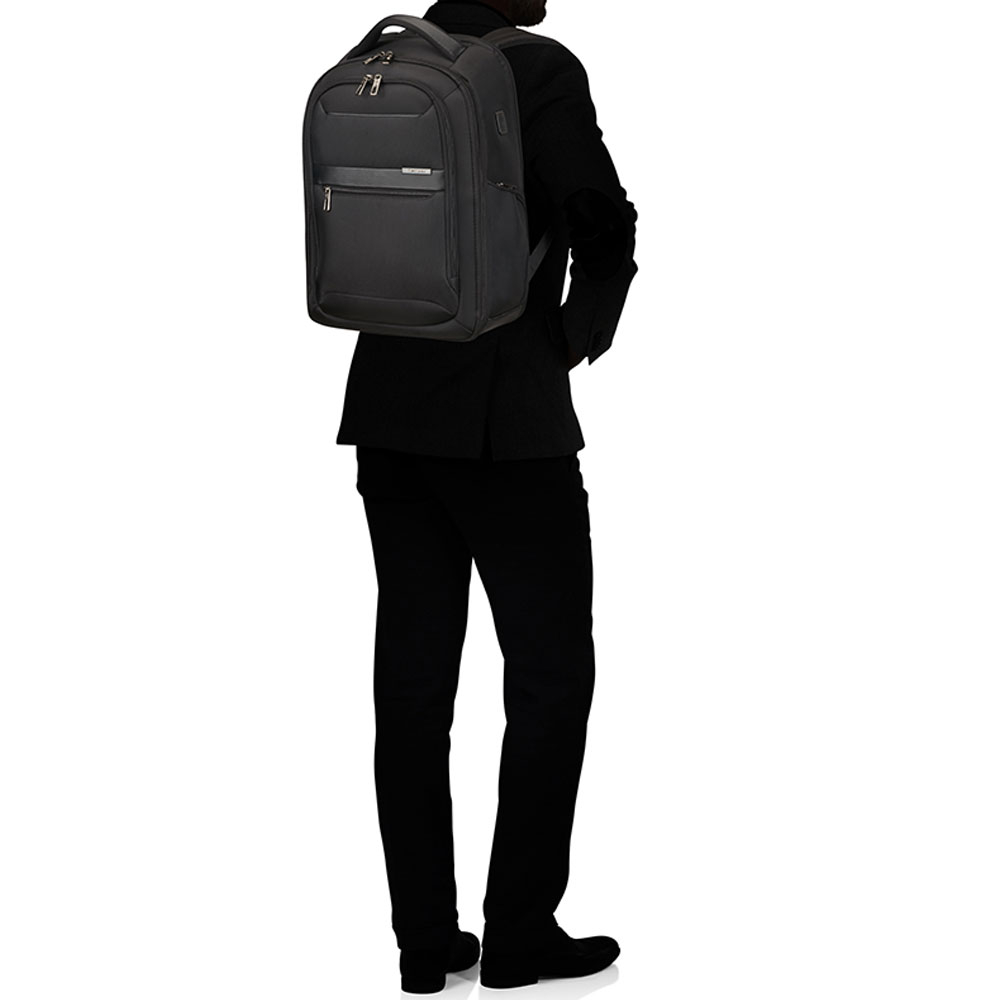 vectura evo laptop backpack 15.6